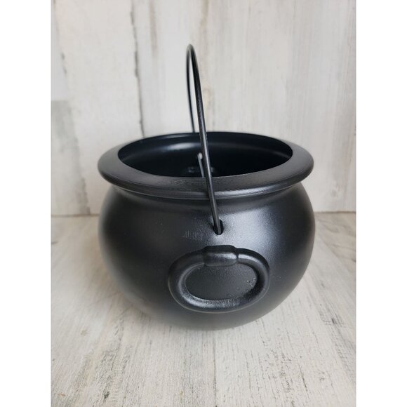 Halloween black plastic cauldron home decor - Picture 3 of 6